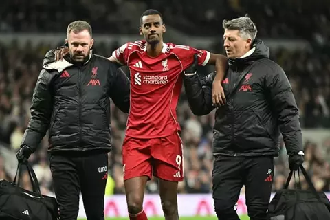 إصابة إيزاك تثير الرعب في ليفربول